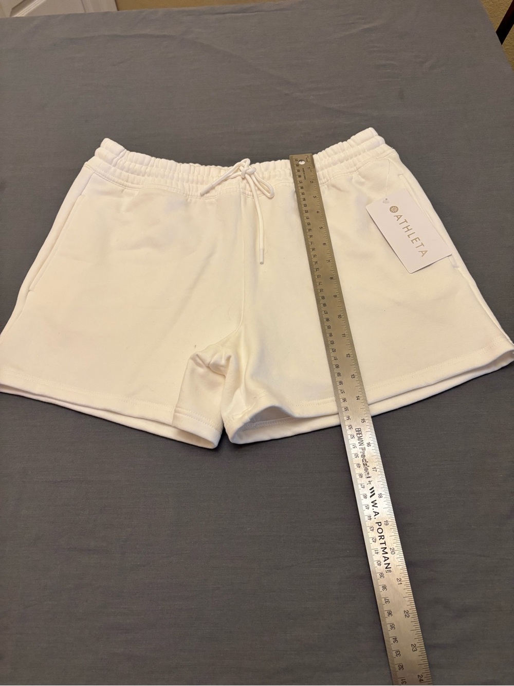 NWT Athleta White Drawstring Casual Athletic Shorts M
